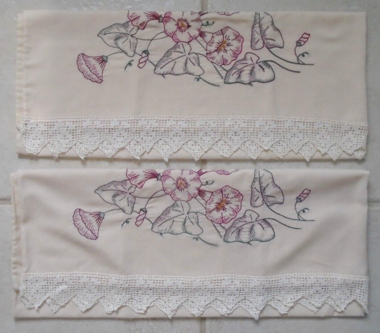 LOVELY UNUSED BEIGE PILLOWCASES MORNING GLORIES LACE TRIM BURGUNDY GREEN FLORAL
