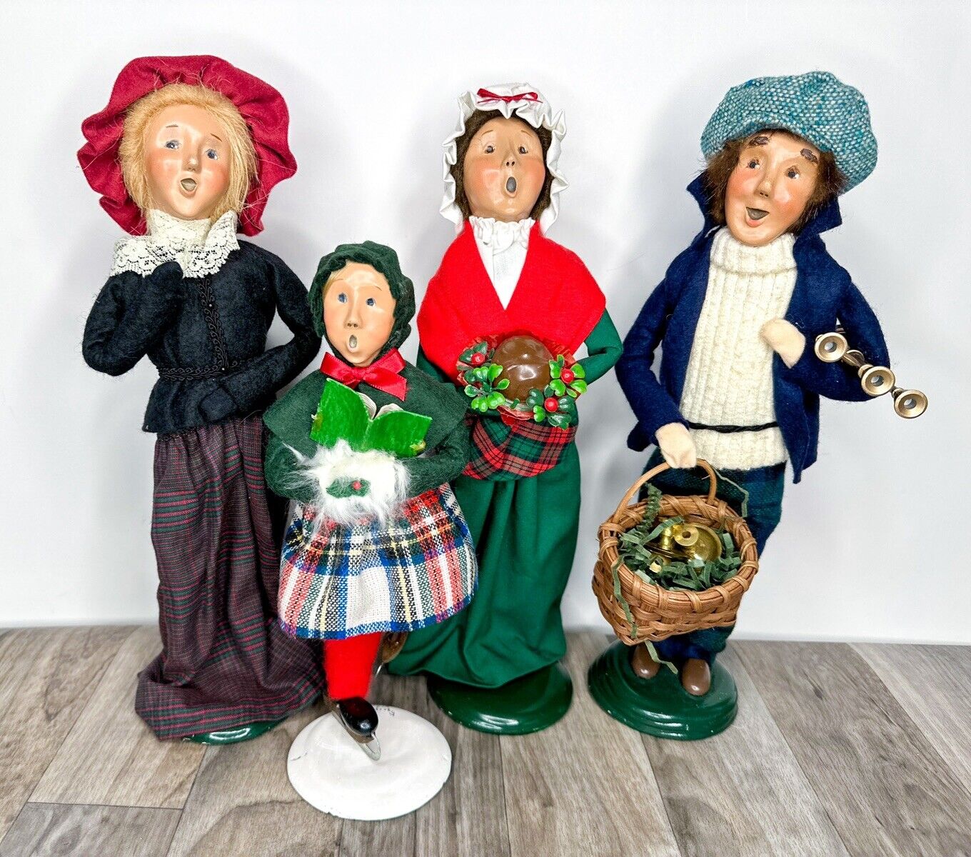 Byers Choice LOT OF 5 The Carolers Ice Skater & More Ships FREE