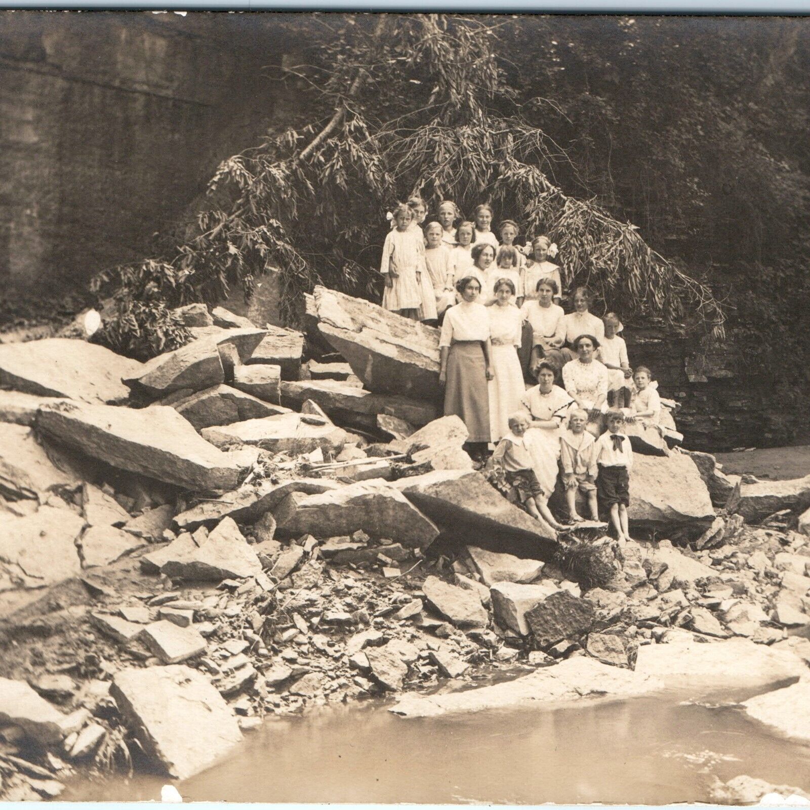 c1910s Lovely Group Women & Children RPPC Nature Creek Rock Cliff Photo A155