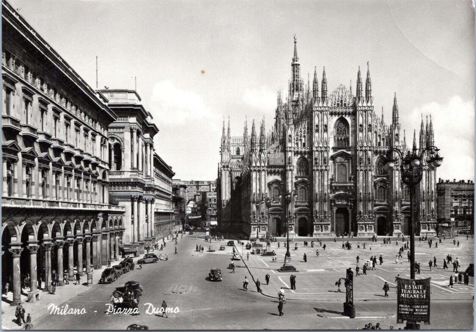 postcard rppc Milan, Italy - Piazza Duomo