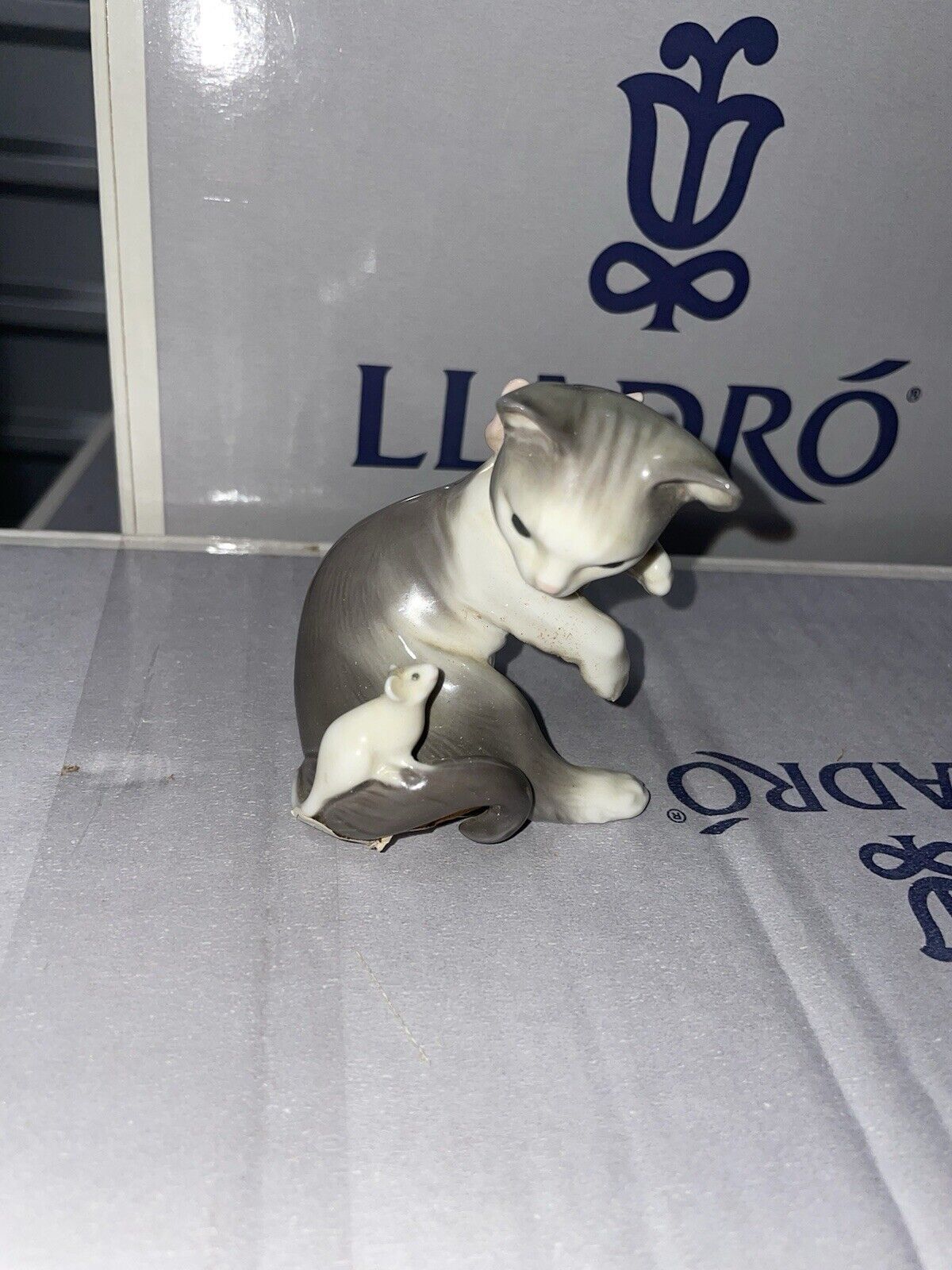 Lladro “Gatito Pasmado” #5236 Porcelain Figure Retired MINT W/Box