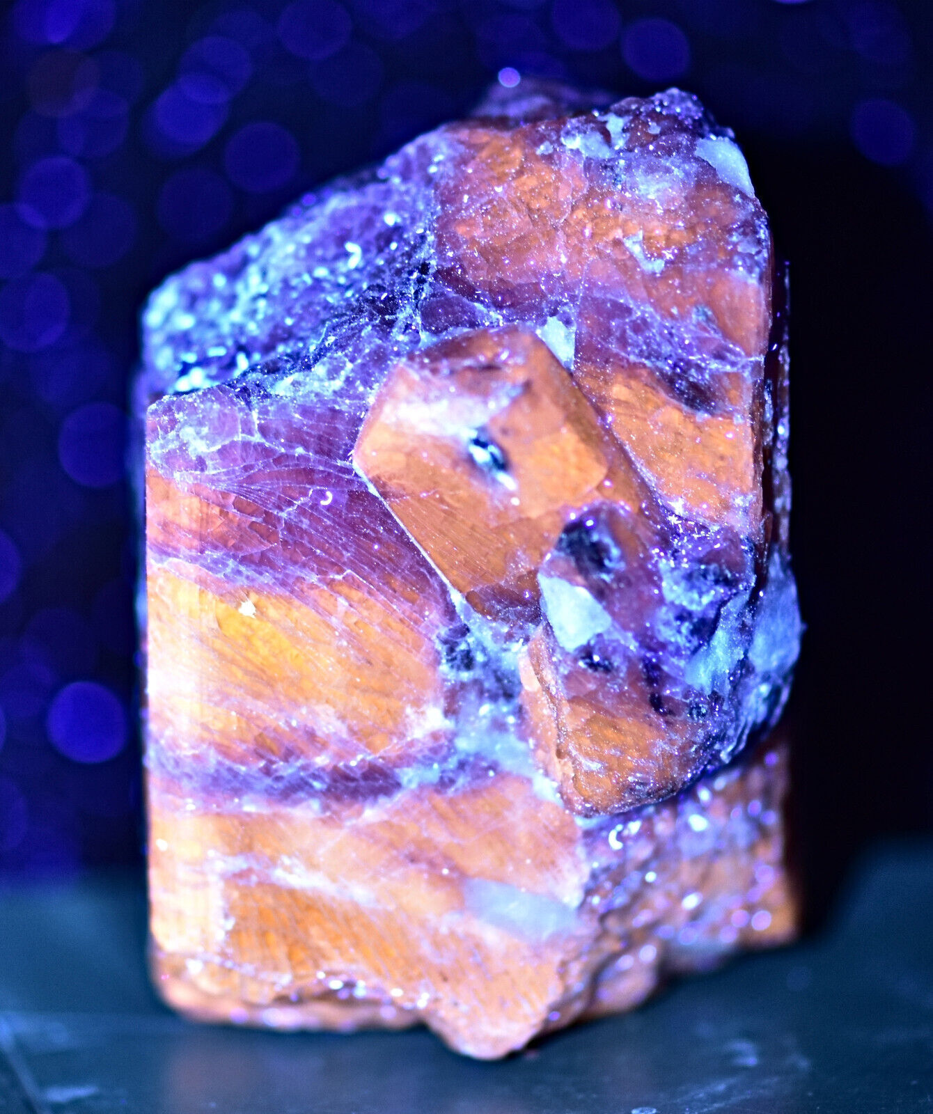 Huge Fluorescent Purple Scapolite Crystal From Badakhshan Afg 192 Gram
