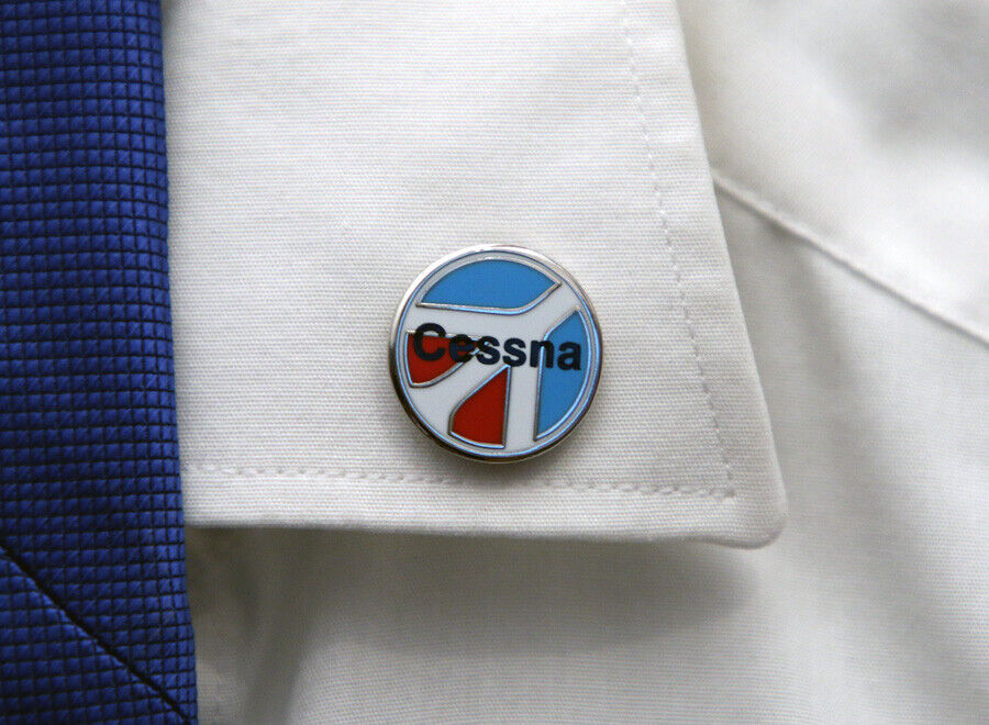 Pin CESSNA Company Logo Emblem round pin metal