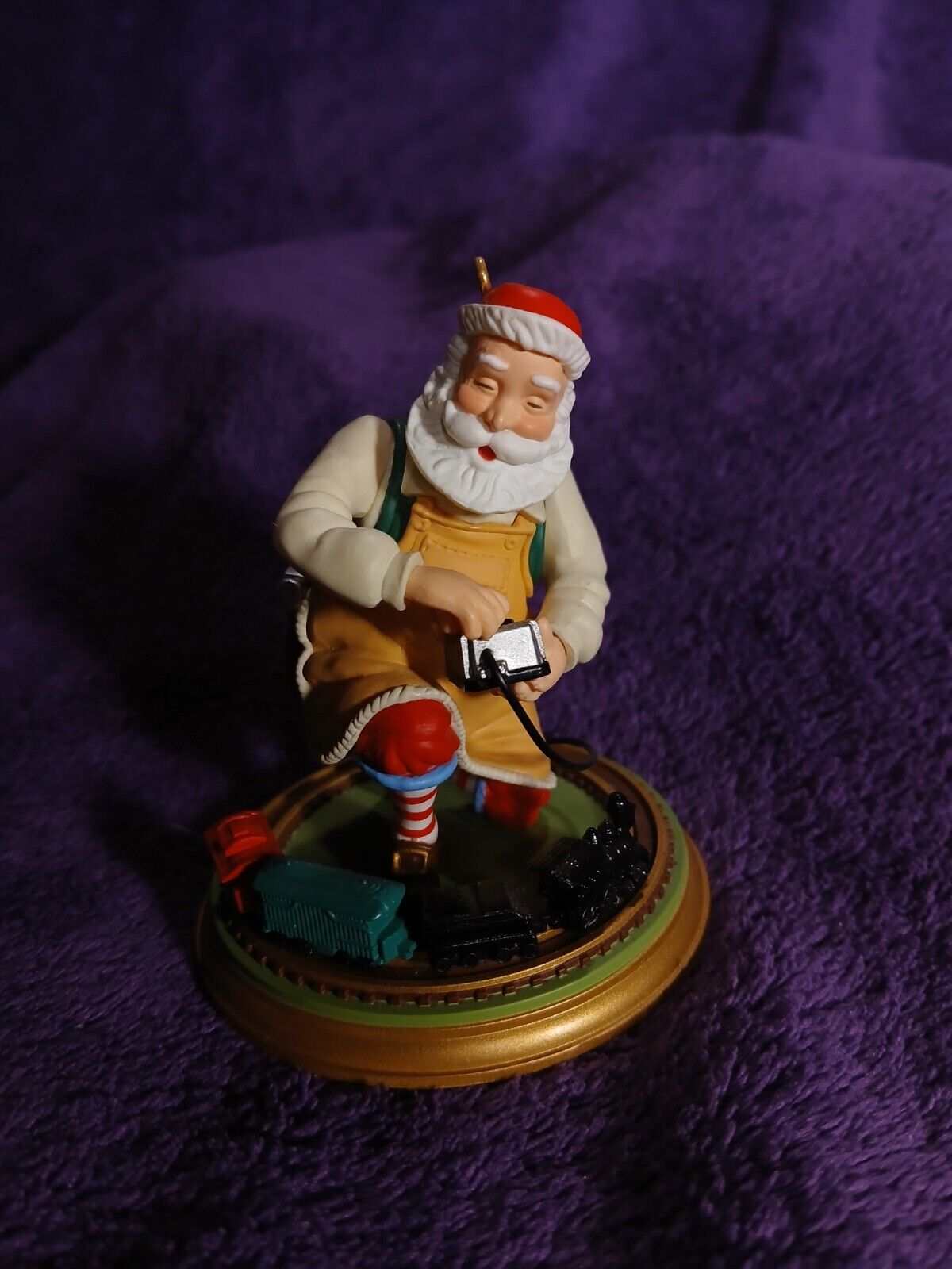 2006 Hallmark Toymaker #7 Santa Ornament