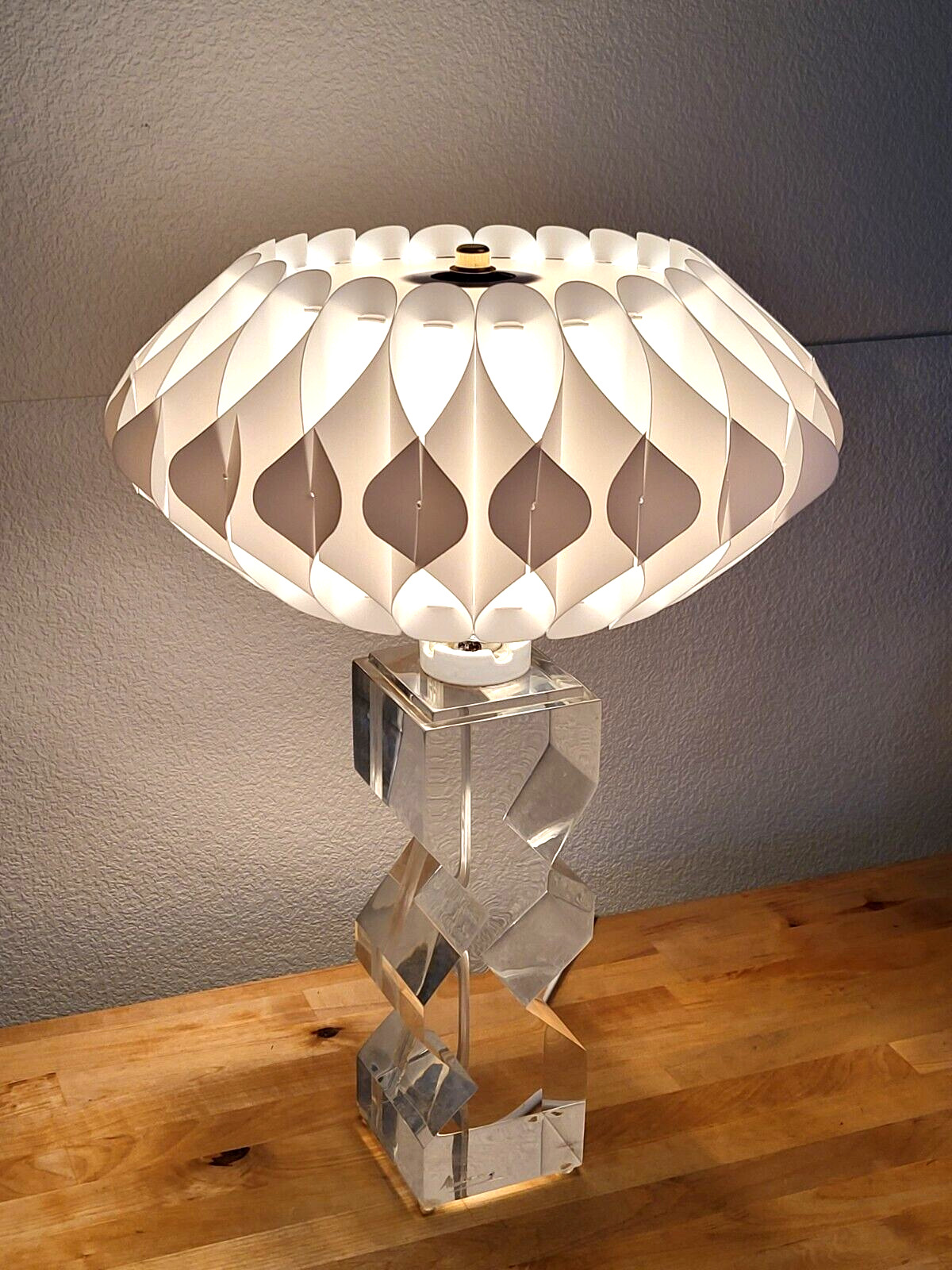 Mid Century Modern Atomic Saucer Lucite Lamp 1950s Milanda Havlova Style MCM 21\