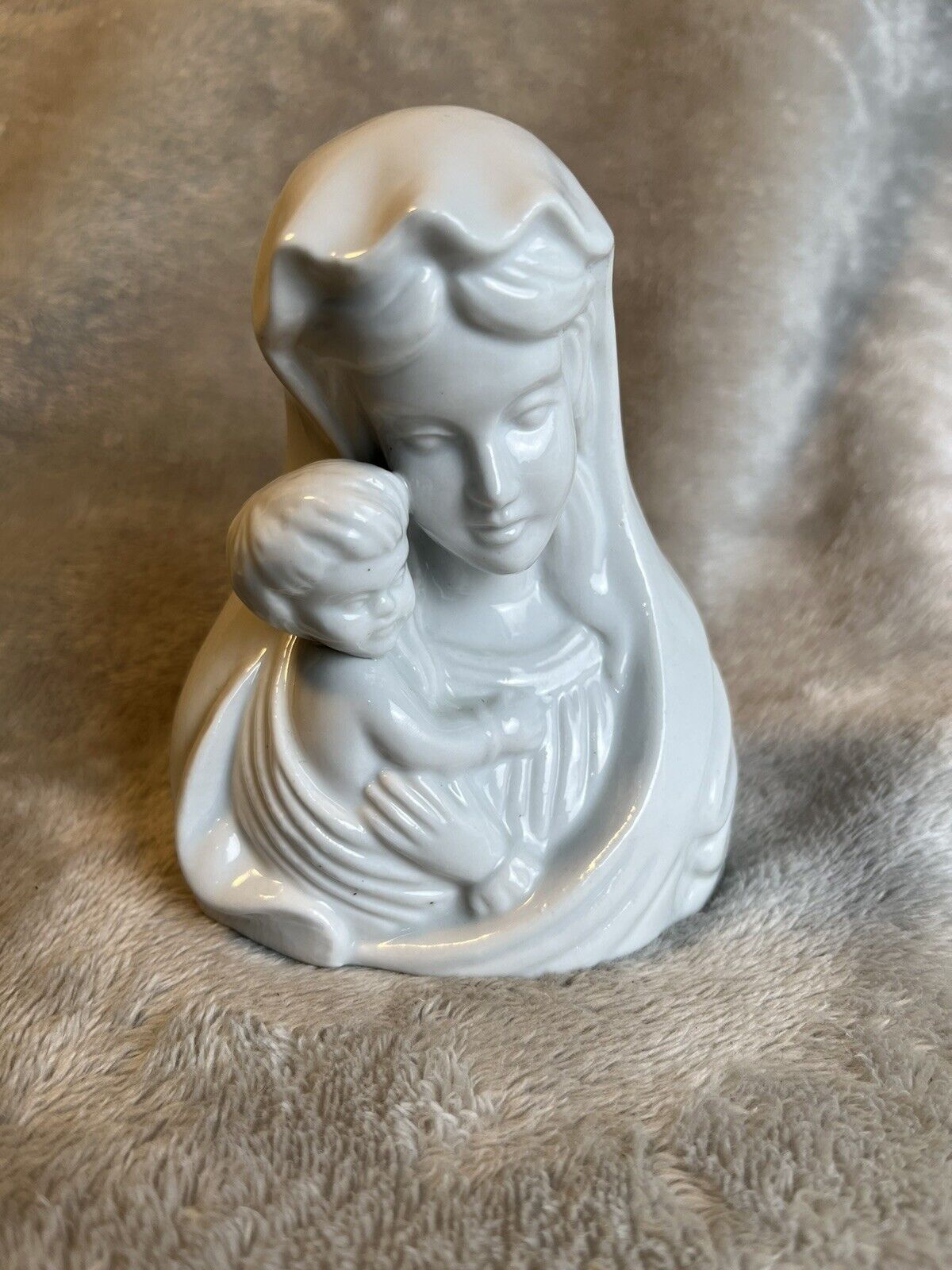 Beautiful Vintage Bust of the Virgin Mary and Baby Jesus