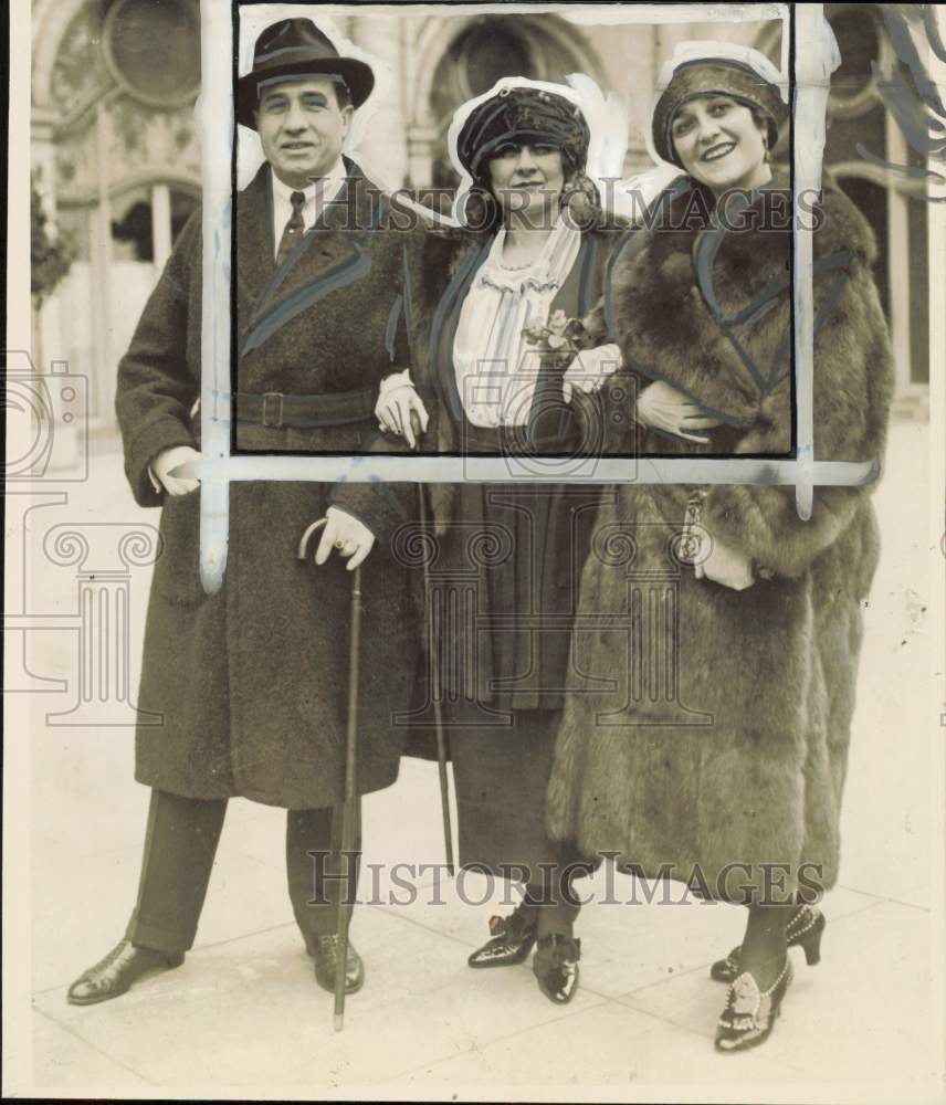 1922 Press Photo Famed tenor Lucien Murator with Mary Carden and Lina Cavalieri
