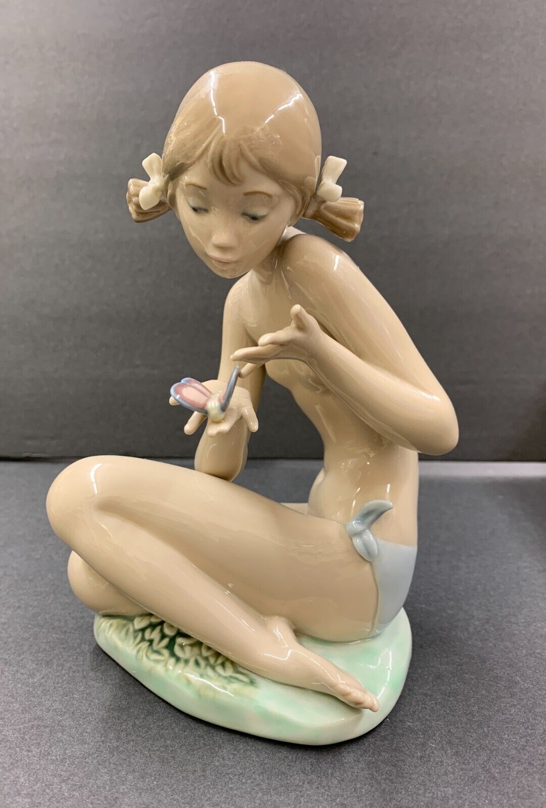 LLADRO FIGURINE “FREE AS A BUTTERLY” 1483