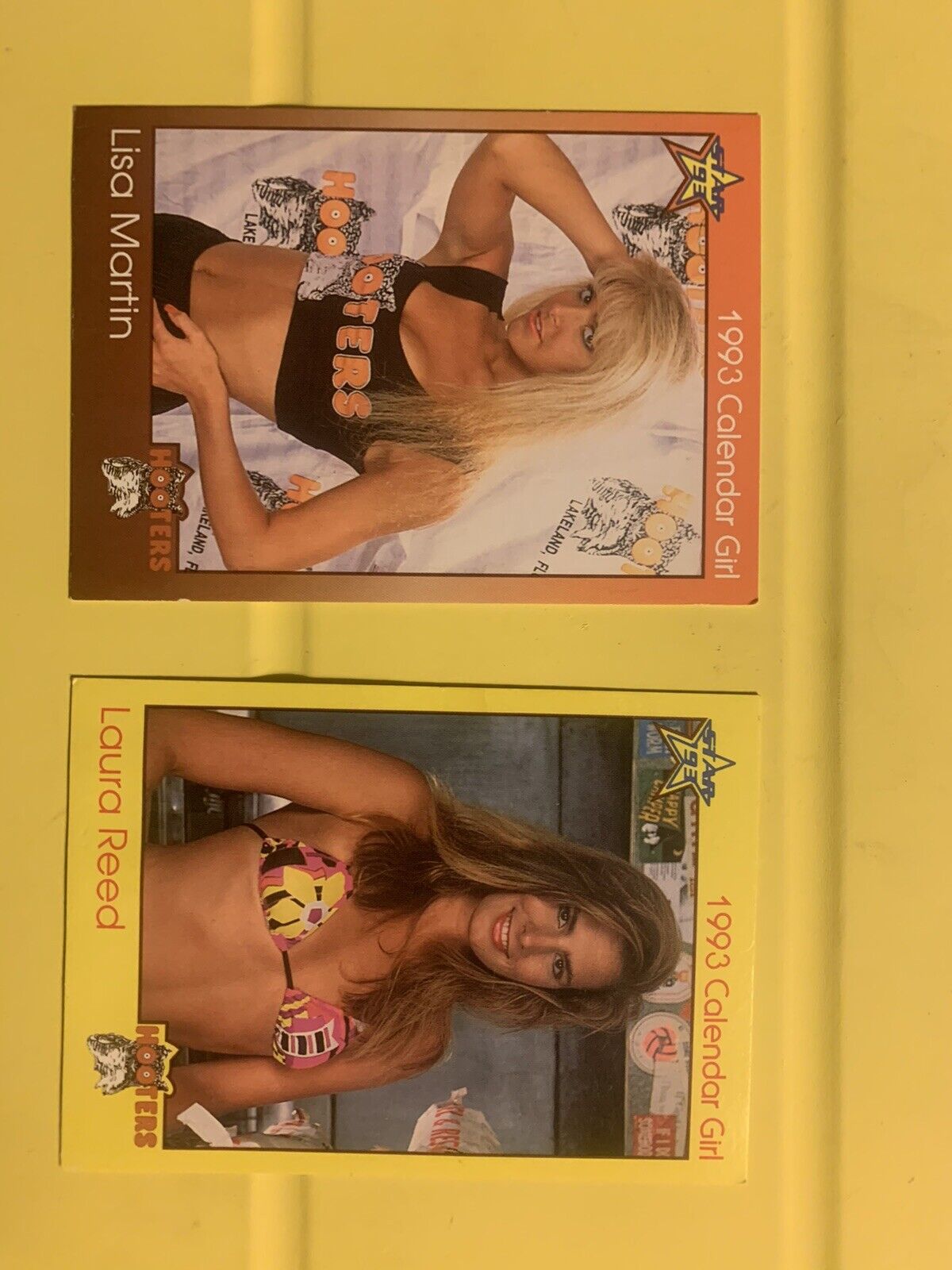 1993 Star International Hooters Calendar Girl Cards #20 and #34