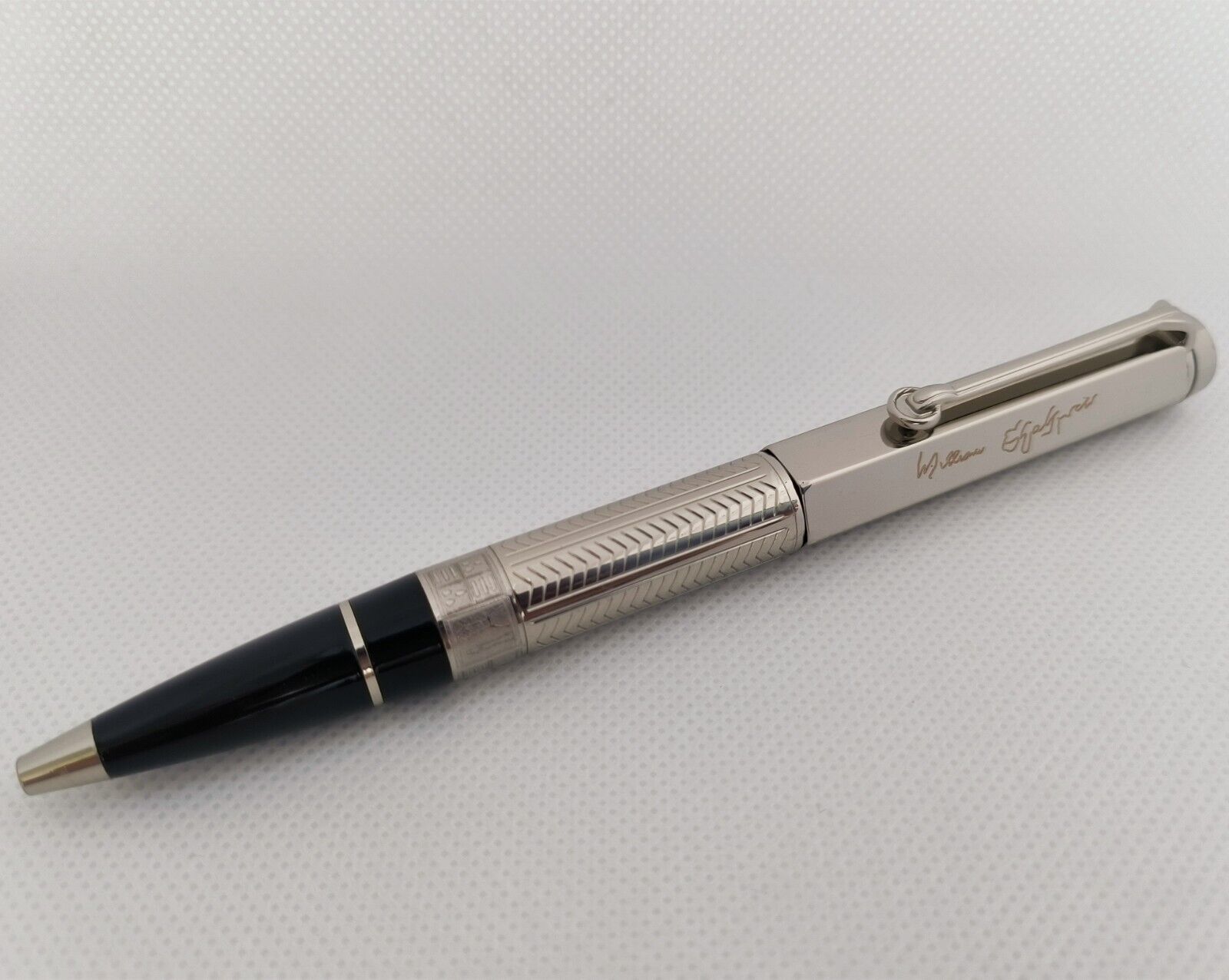 Luxury New Great Writers Metal Series Silver-Black Color 0.7mm Ballpoint Pen