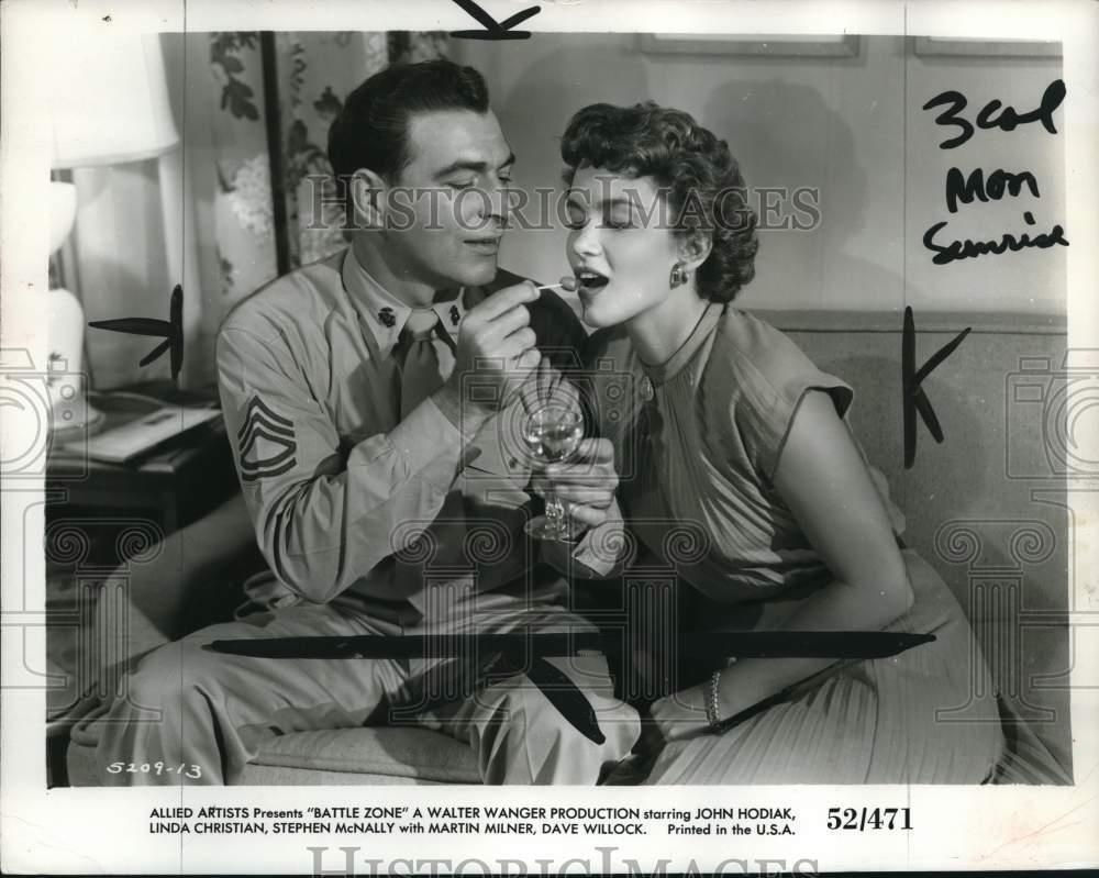 1952 Press Photo Actors Stephen McNally & Linda Christian star in \