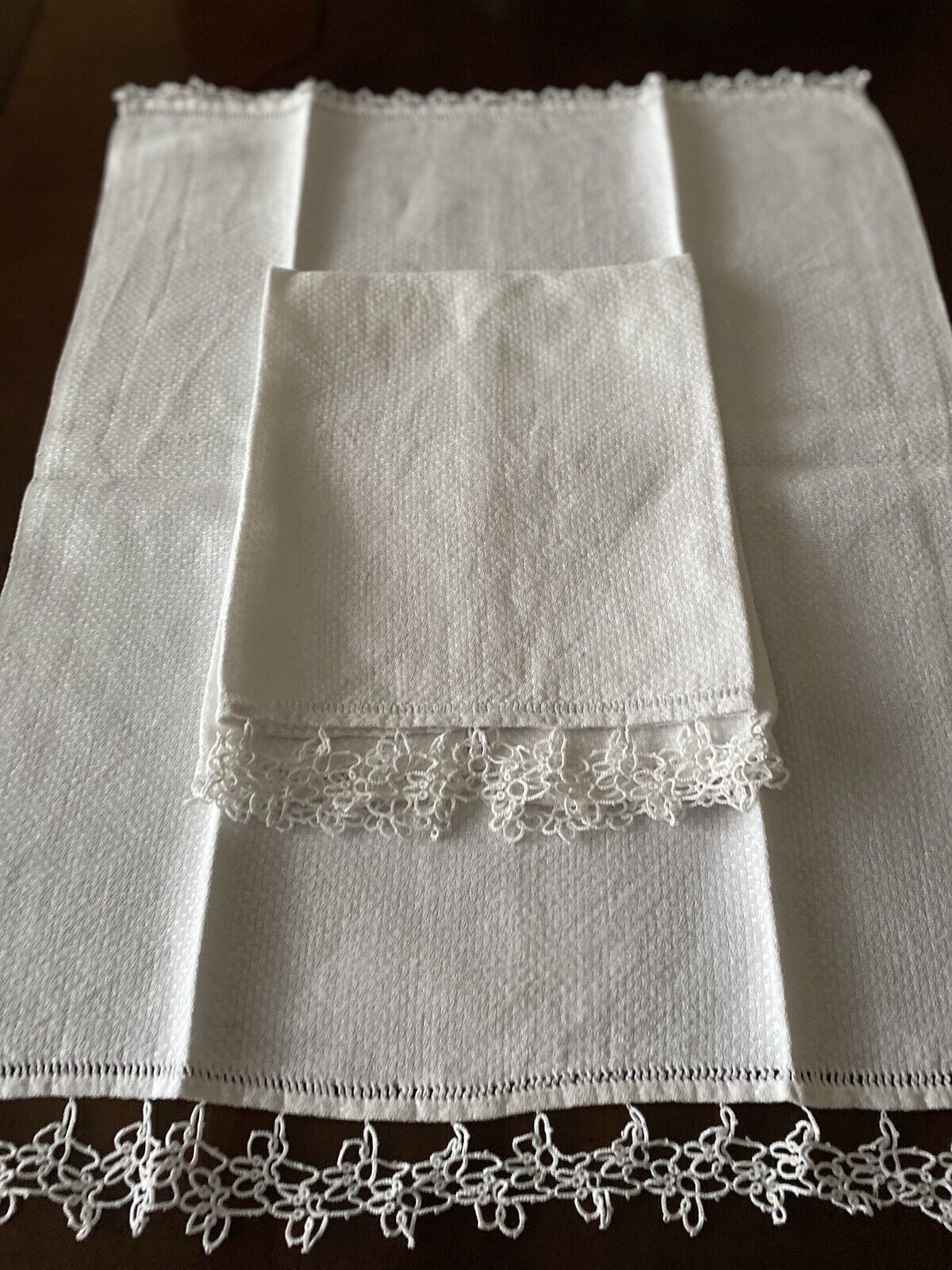 Lovely Vintage White Huck Linen Hand Towels 2 @ 18