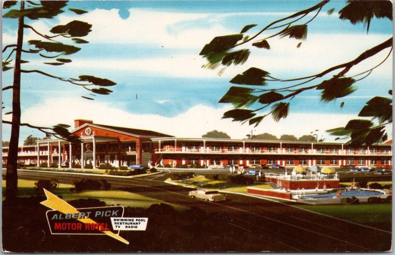 c1960s EAST LANSING, Michigan Postcard ALBERT PICK MOTOR HOTEL Artist\'s View