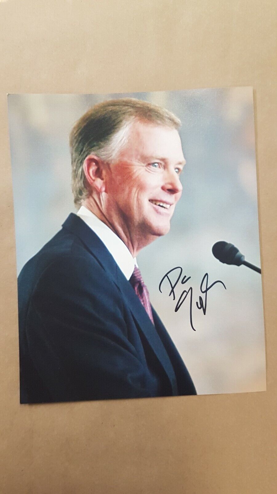 Dan Quayle Autographed Photo 8x10 Politics Politician vice president USA