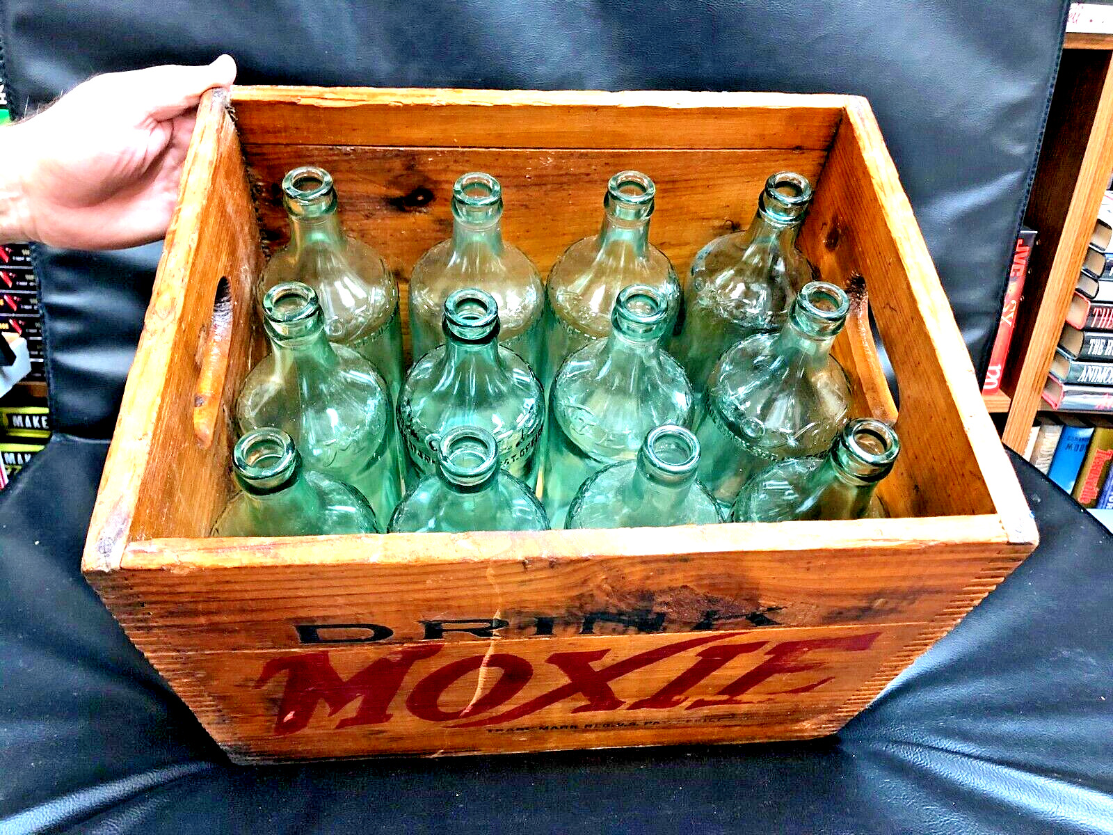 Rare Dovetailed Antique Wood MOXIE Case w/ 12 Matching Aqua MOXIE 26 OZ. Bottles