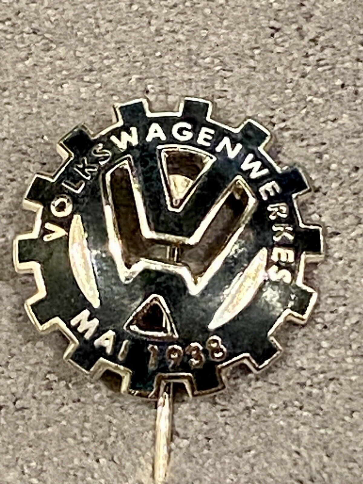 GERMANY Volkswagen Badge Factory Stick Pin Volkswagenwerkes MAI 1938 Beetle Bug