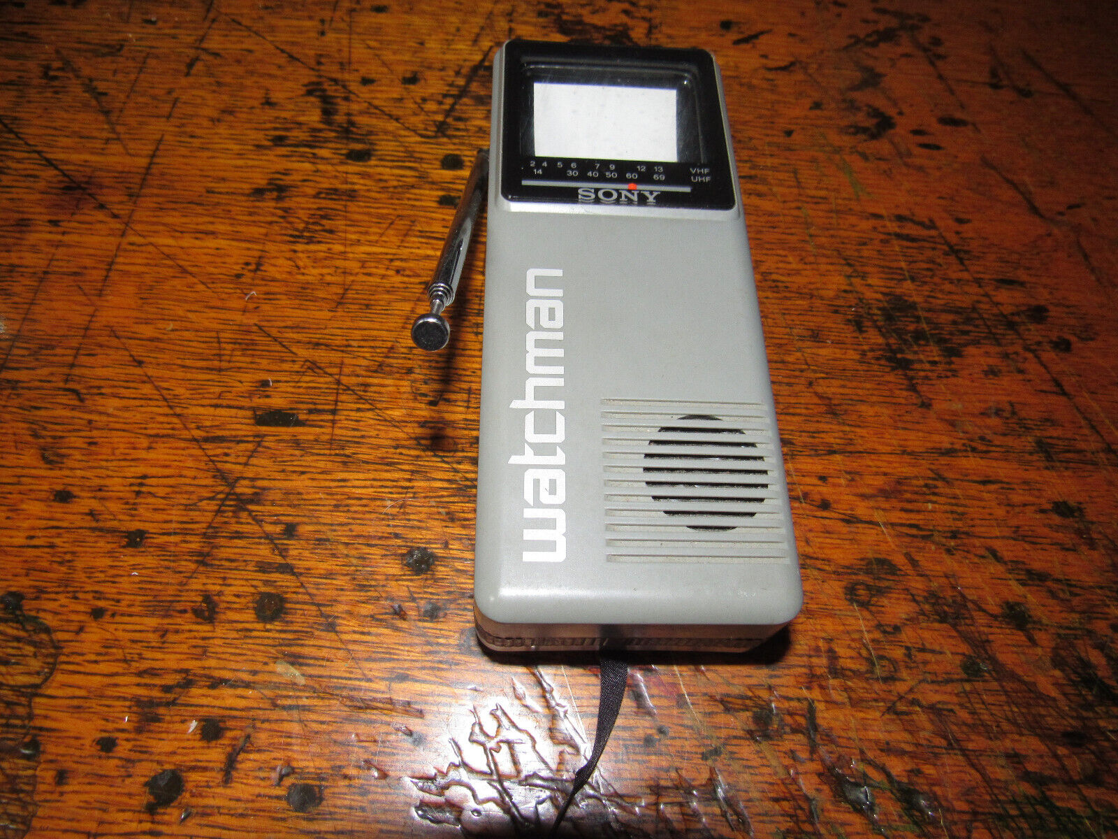 Sony Watchman FD-10A B&W Portable Handheld TV UHF/VHF  1987