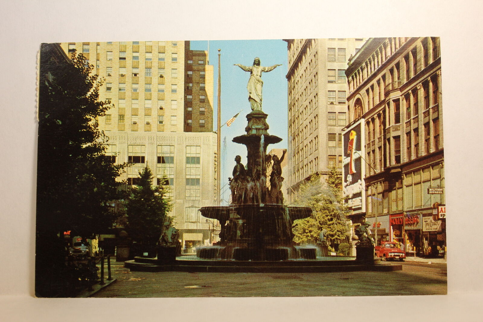 Postcard Fountain Square And Carew Tower Cincinnati OH N29