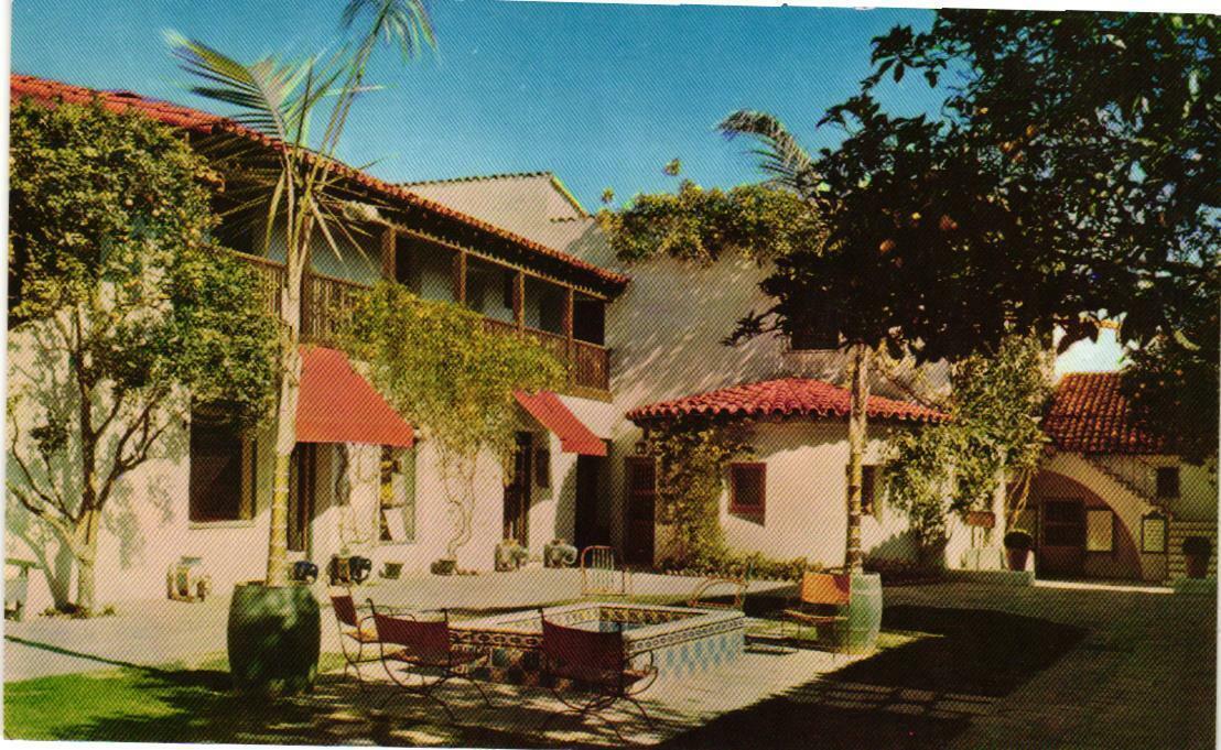 Santa Barbara\'s Famous El Paseo Santa Barbara California Postcard