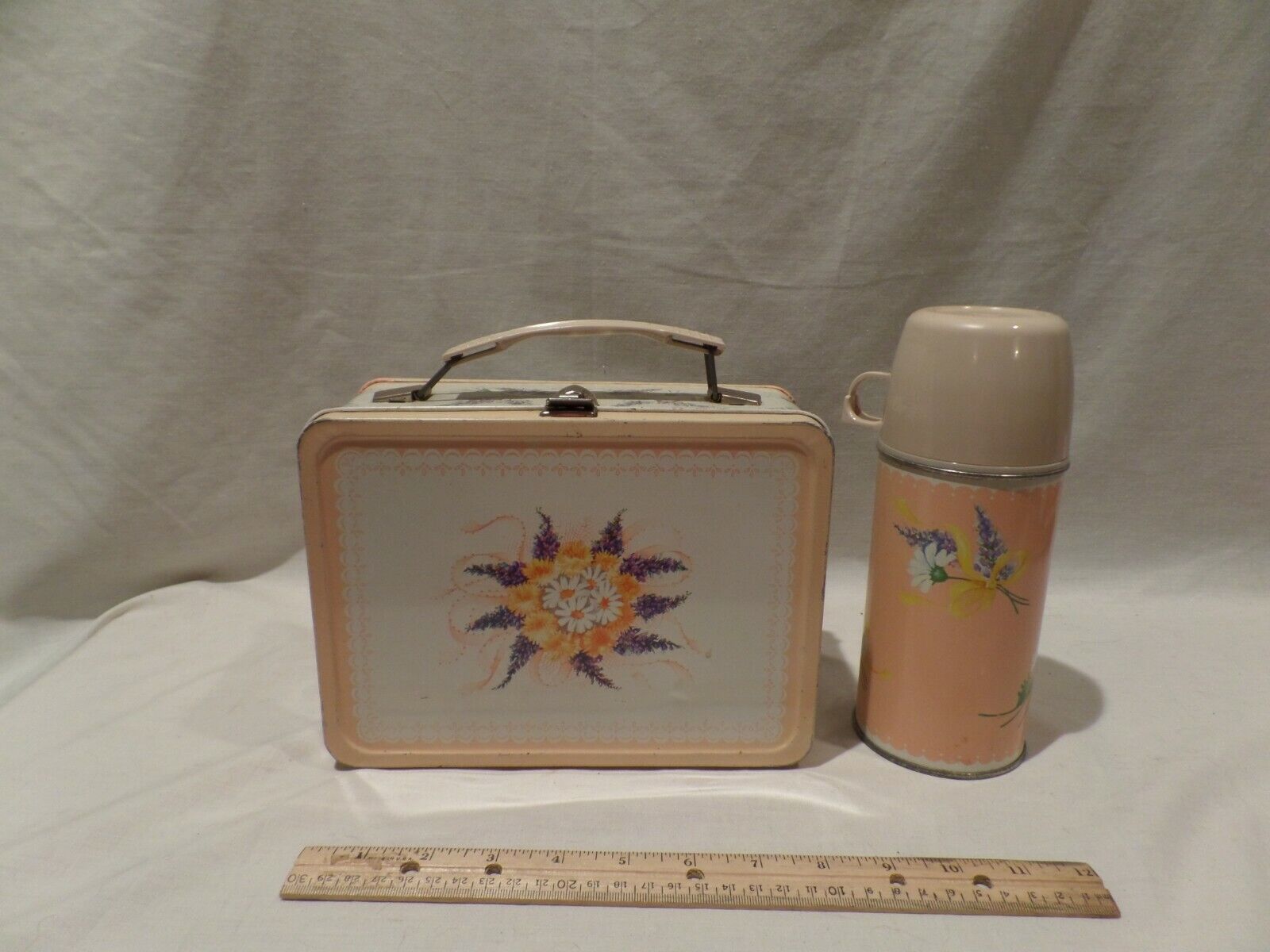 VINTAGE 1958 METAL FLORAL TIN LUNCH BOX WITH THERMOS BY THERMOS BRAND