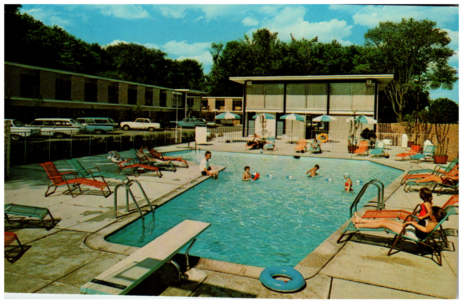 Postcard Vintage Chrome Fairlane Inn Motel Dearborn, MI Swimming Pool