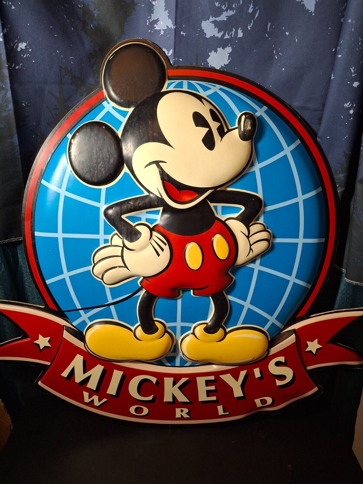  Disney Mickey\'s World Mickey Mouse sign rare facing right fair condition