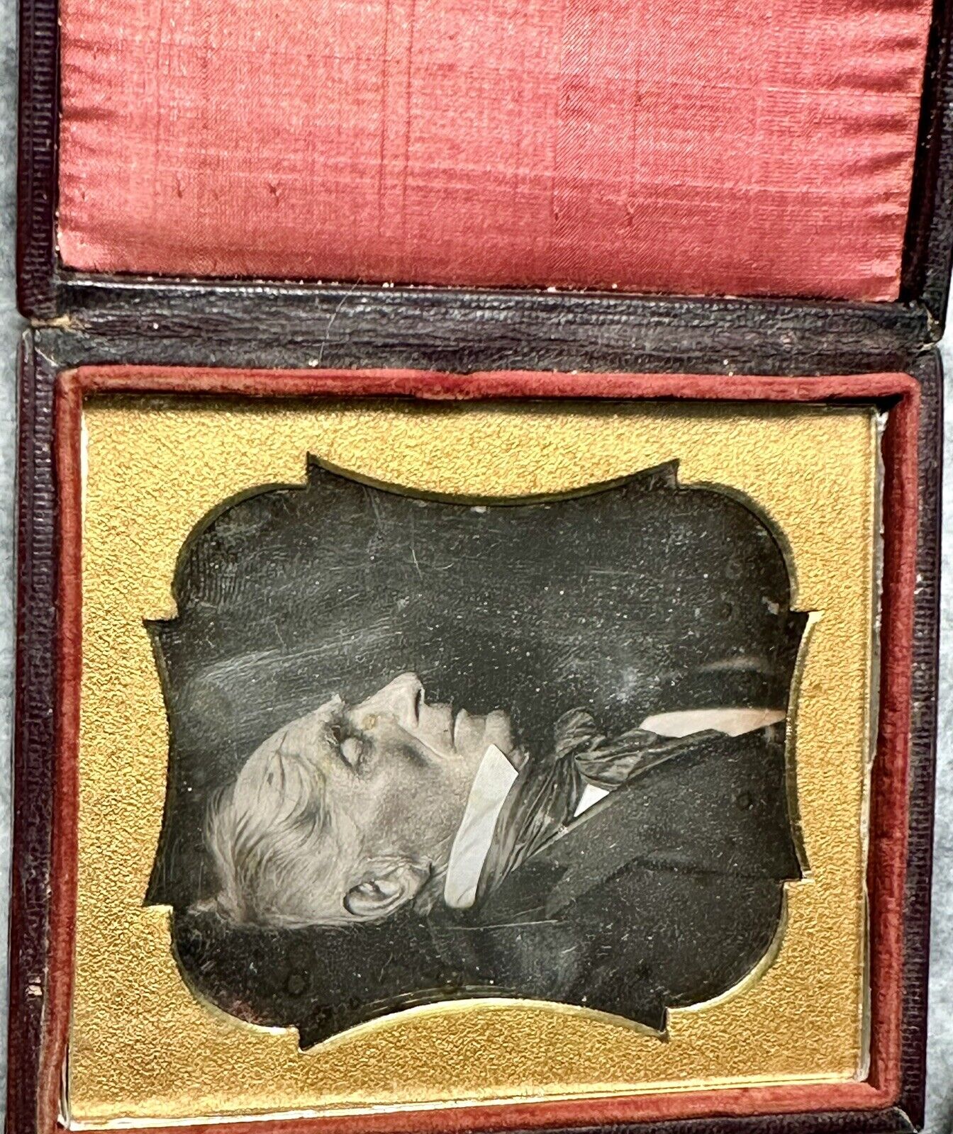 1840s Post Mortem Daguerreotype Photo of a Man in Profile - Plumbe Case?