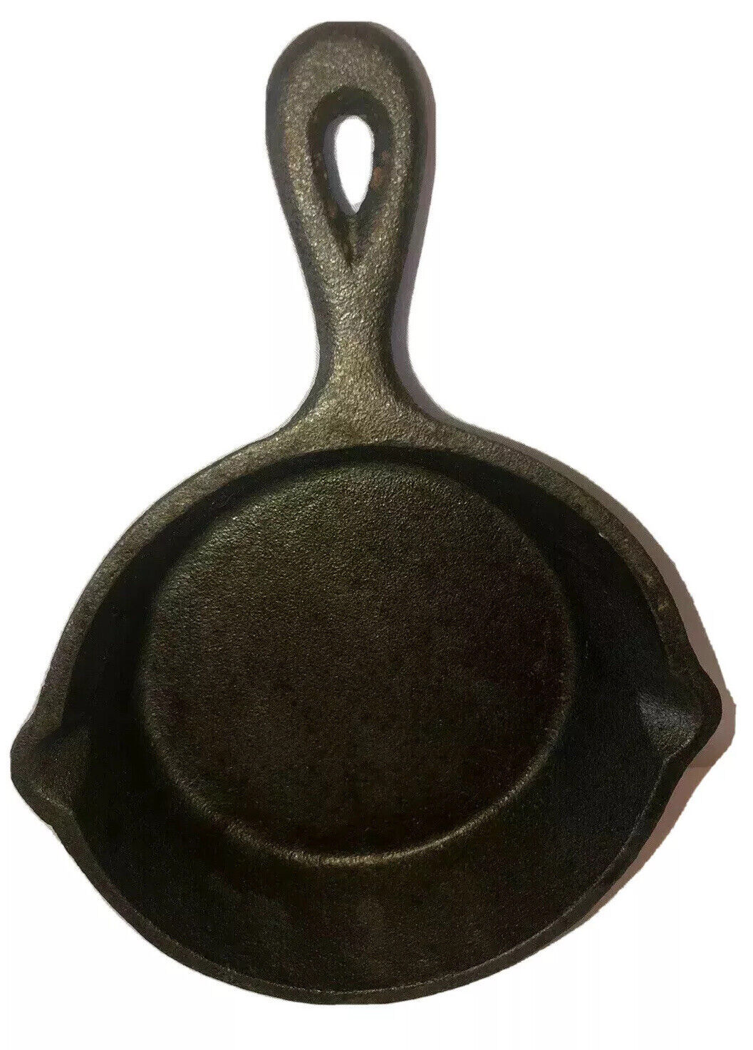 Adorable Small Cast Iron Skillet￼ Frying Pan