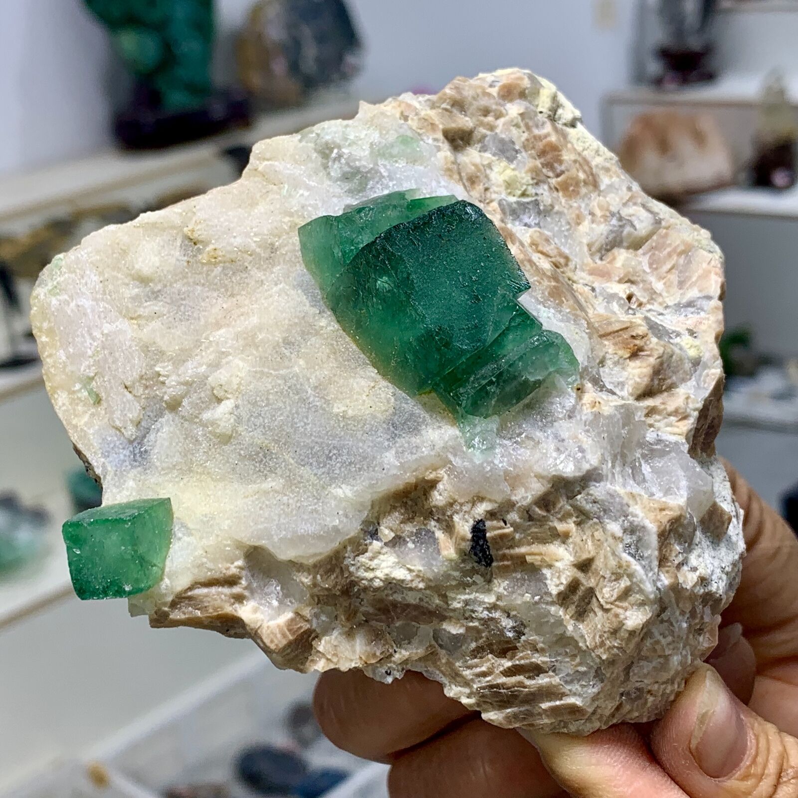 458G Rare transparent GREEN cubic fluorite mineral crystal sample/China