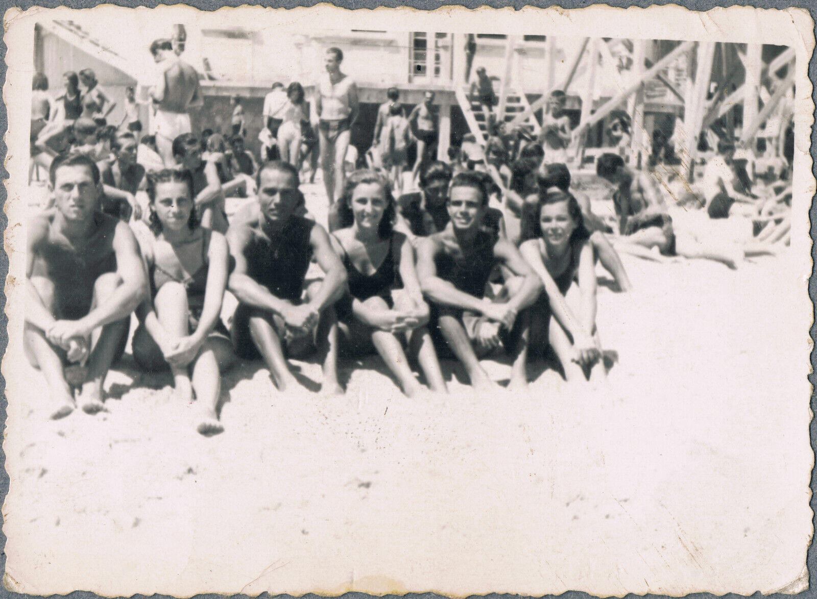 1940s Affectionate Men Trunks Bulge Pretty Women Bikini Beach Gay int Vint Photo