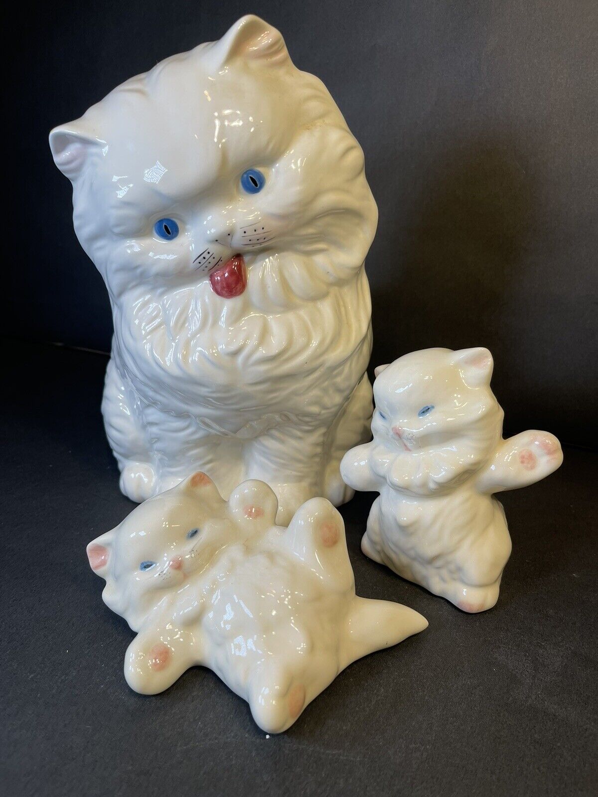 Vintage 1984 Persian Mommy Cat and Two Adorable Kittens.