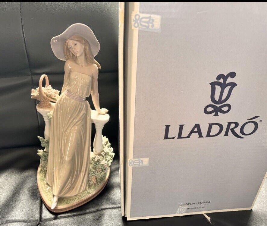 Lladro “Time For Reflection\