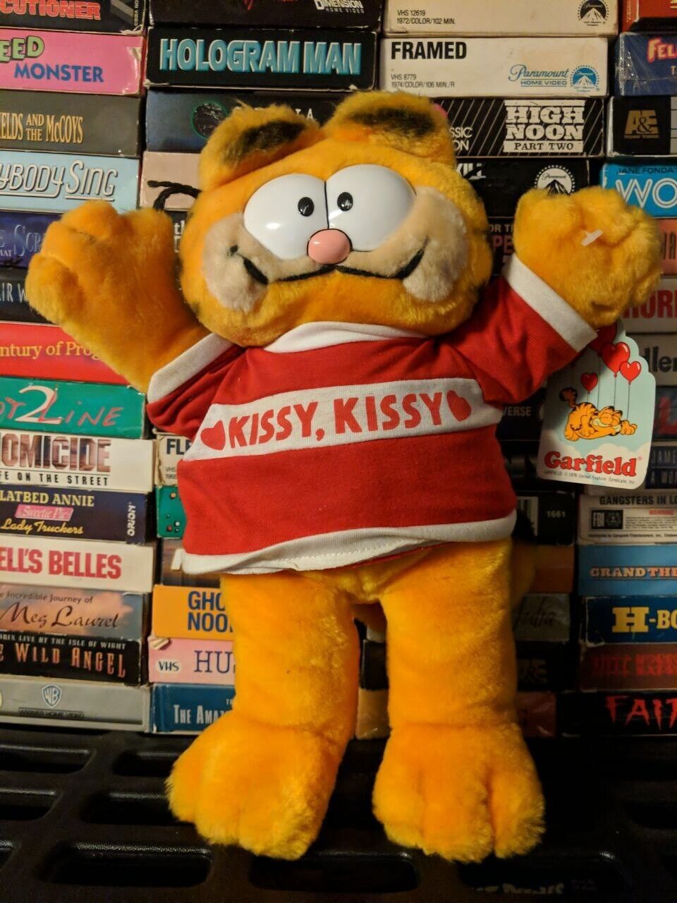 NWT 1981 Dakin Garfield Kissy Kissy Valentines Day Stuffed 12 inch Plush w/ TAGS