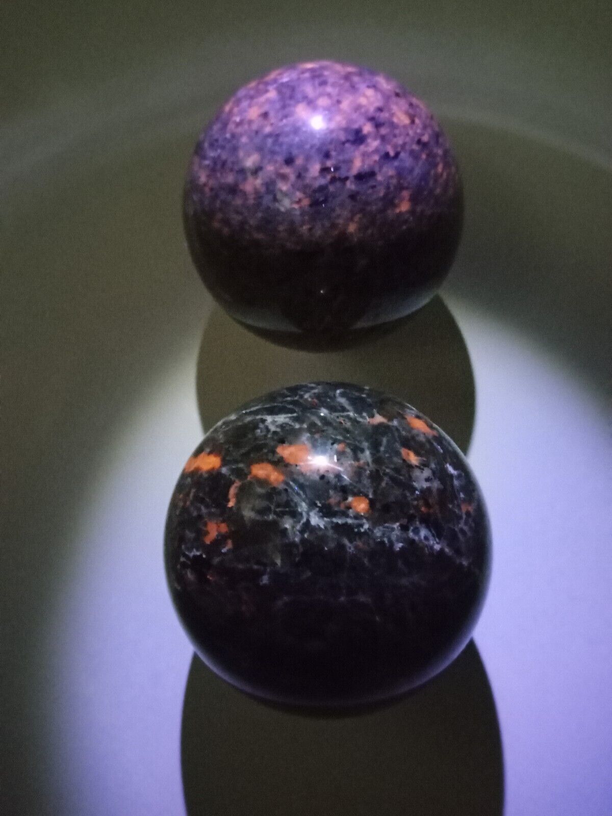 2 Yooperlite Fire🔥Stones Sphere Crystal Balls. Glows Under Ultraviolet Light 