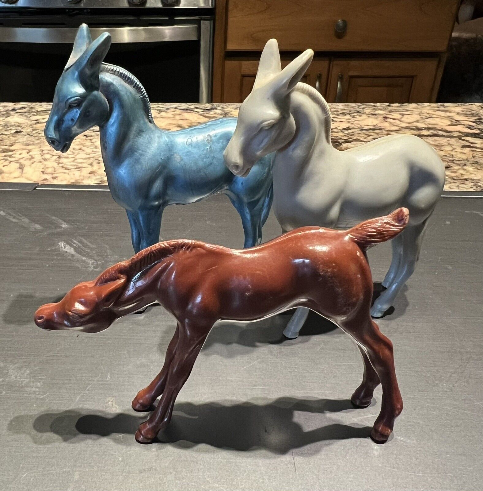 Vintage HARTLAND PLASTICS Donkeys and nursing foal Horse-western toys-1960's