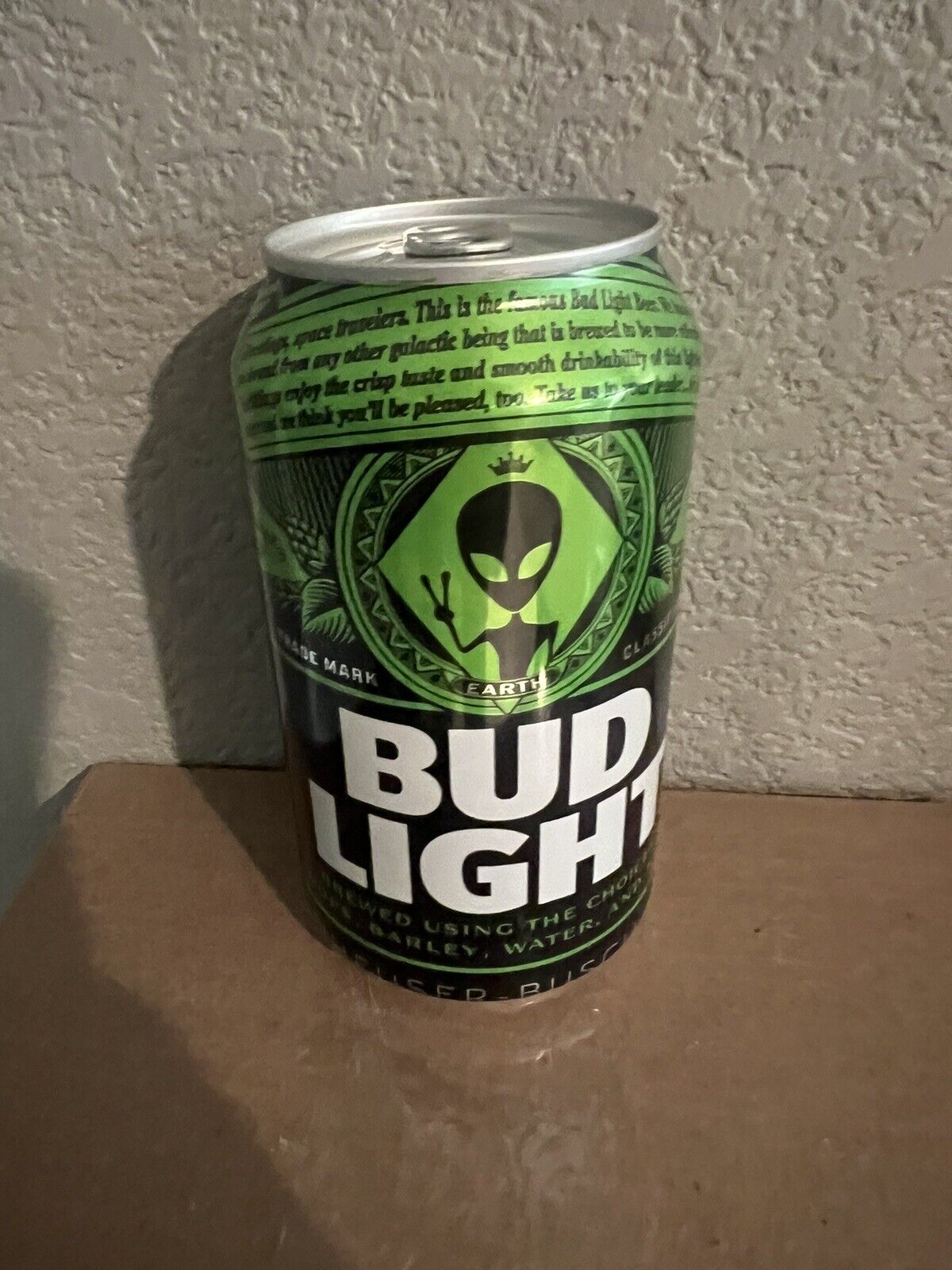 Bud Light Green Alien Beer Can 12oz. Anheuser-Busch, St. Louis, MO 