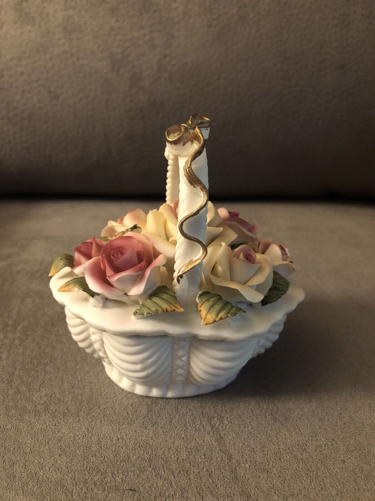 Small Ceramic Decorative Flower Basket Figurine Collectible Trinket Box Vintage