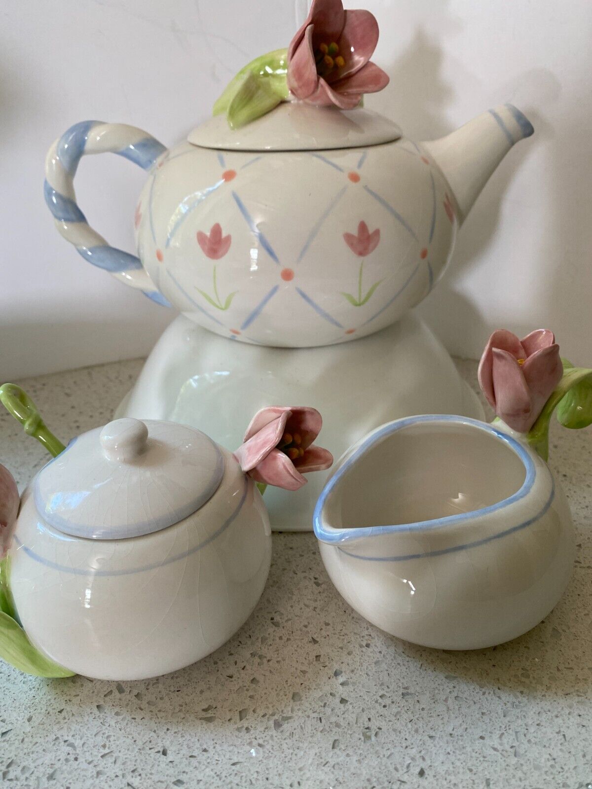 Vintage Avon China Tulip Teapot Cream Sugar Tea Set 6pcs