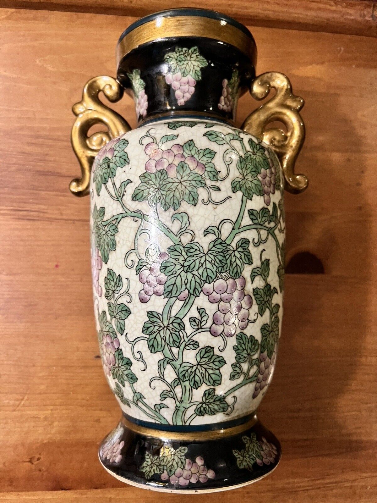 Stunning ￼vintage ￼PORCELAIN China Vase With Grapes And Vine ￼