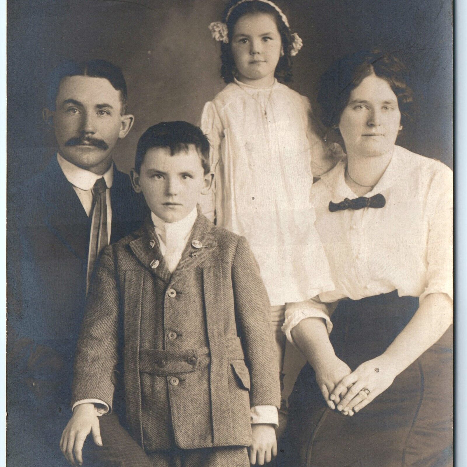 c1910s Lovely Family Portrait RPPC Cute Little Boy Girl Mother Father Photo A173