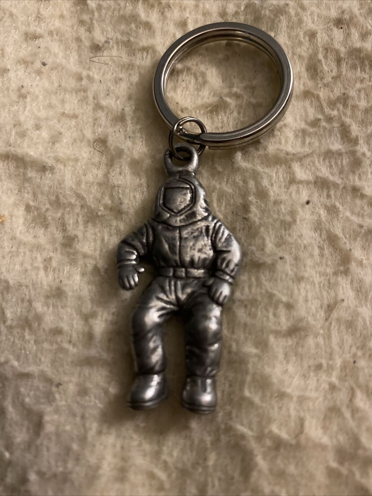 RARE Intel Inside Spaceman Astronaut SILVER Bunny People Pewter Keychain Vintage