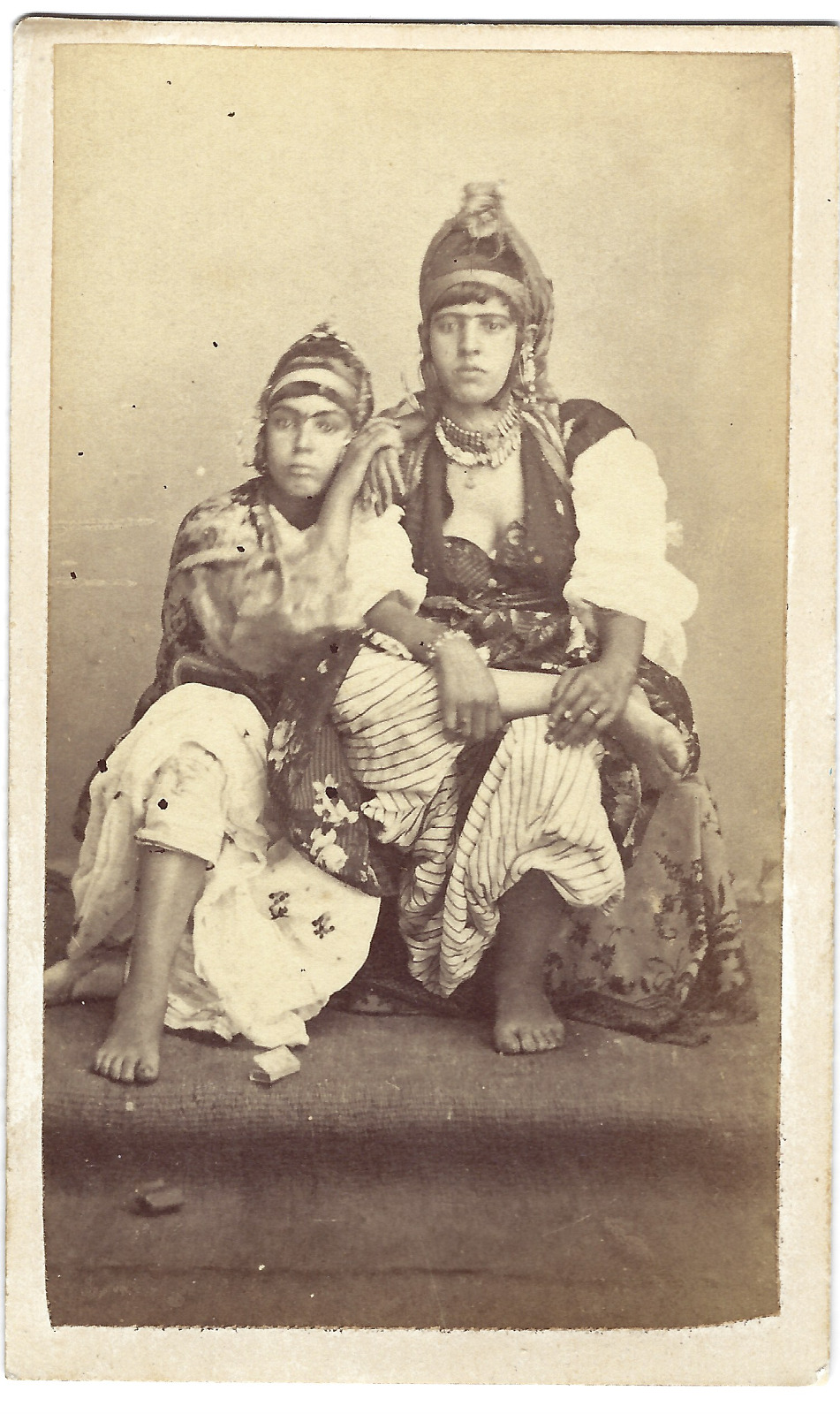 CDV Photo Group of Jewish Women ca 1865 Algeria judaica Attributed to Keyboard