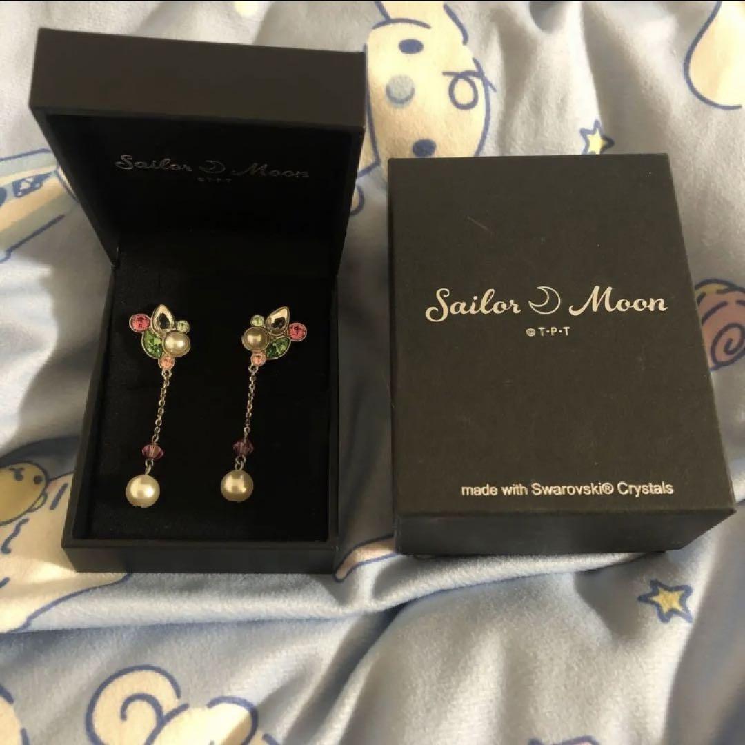 Swarovski x Sailor Moon Jupiter Earrings Isetan Collaboration from Japan USED