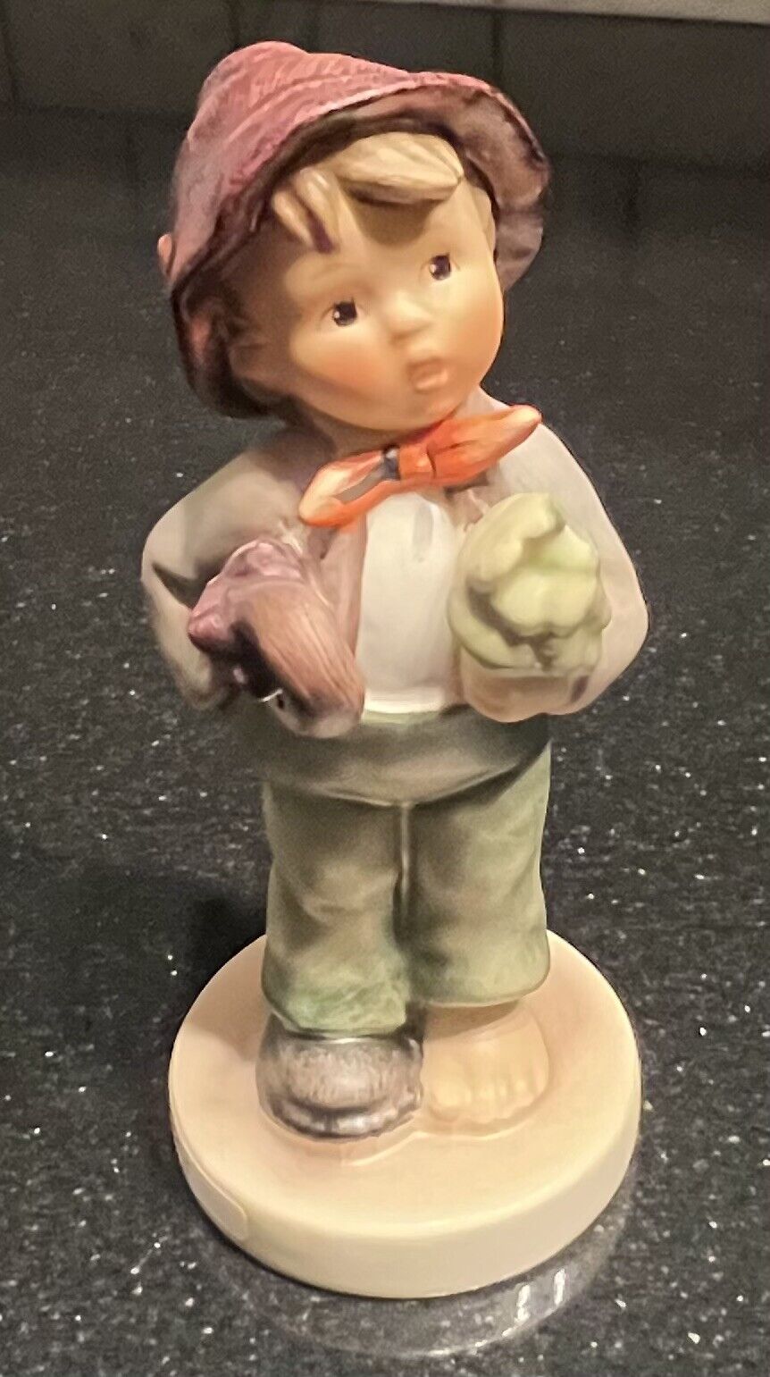 Hummel Goebel Figurine \