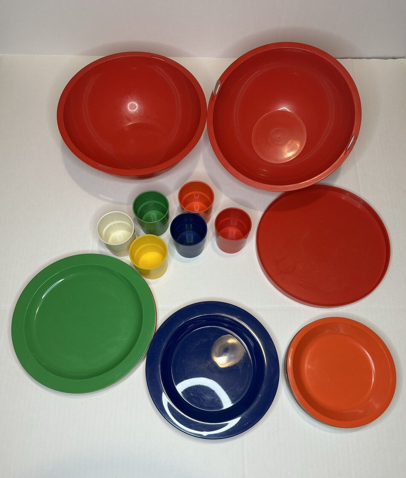 Picnic PARTY BALL Ingrid Chicago Camping 6 Bowls Plates Cups Tray 2 Large Bowls