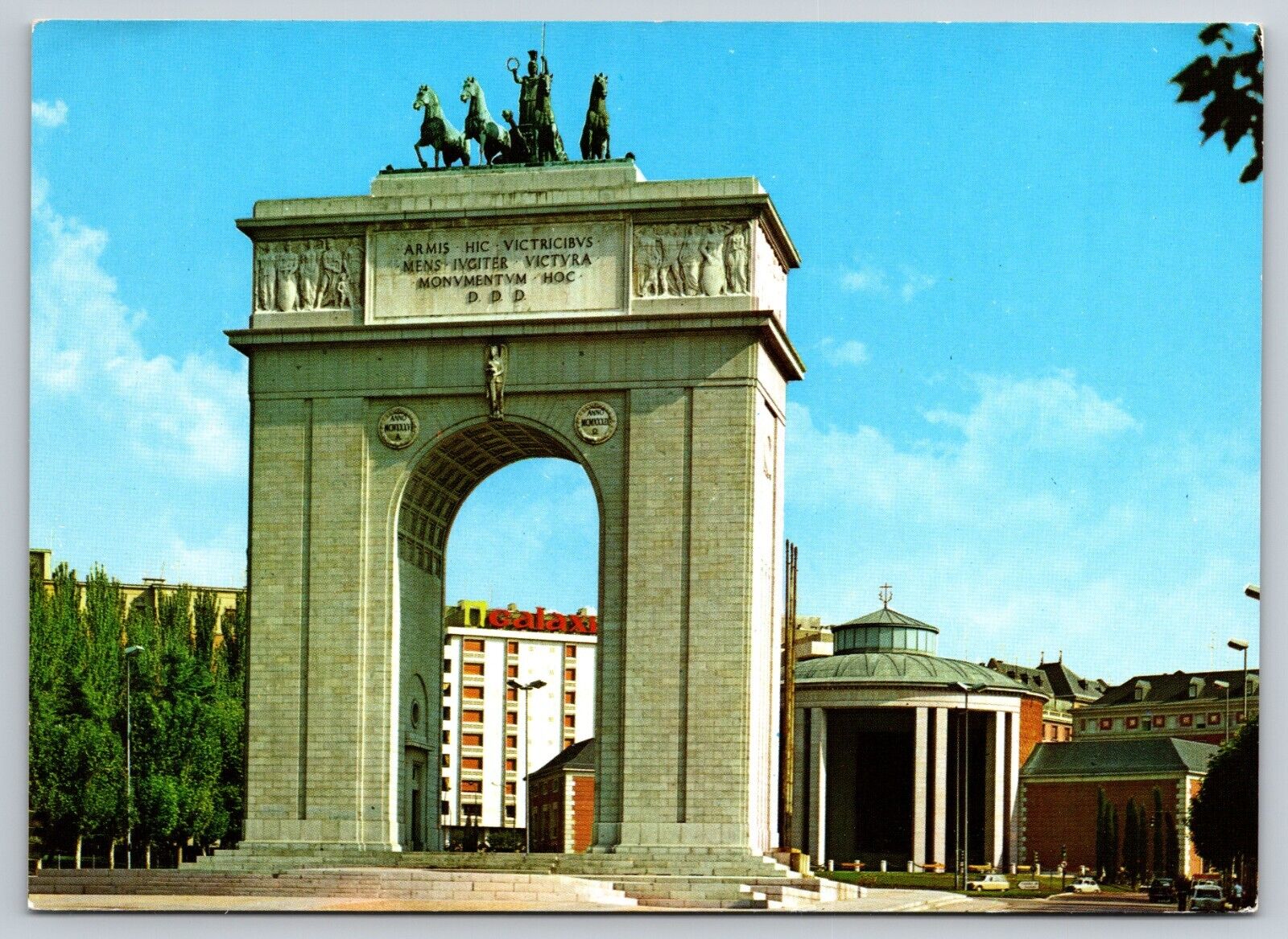 Madrid Spain Triumph Arch Postcard UNPOSTED