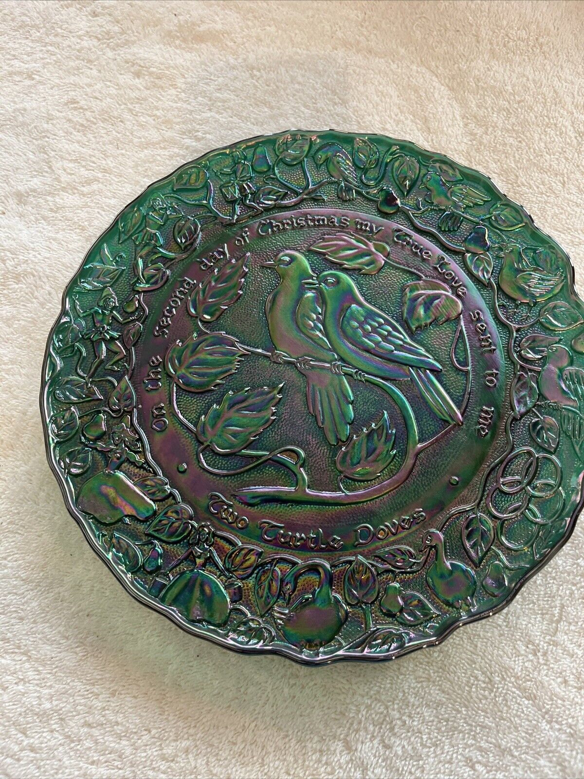 Vtg Imperial Iridescent carnival glass 9 inch plate 2 turtle doves , Christmas