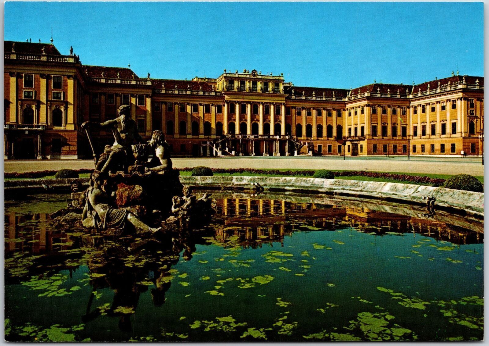 Wien Schloss Schönbrunn Vienna Austria Palace Sculpture in Pond Postcard