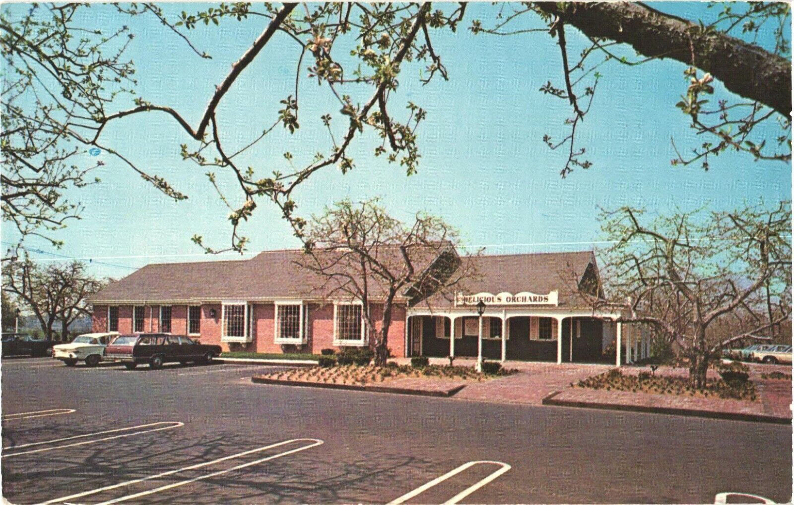 Façade of Delicious Orchards, Restaurant, Colts Neck, New Jersey Postcard