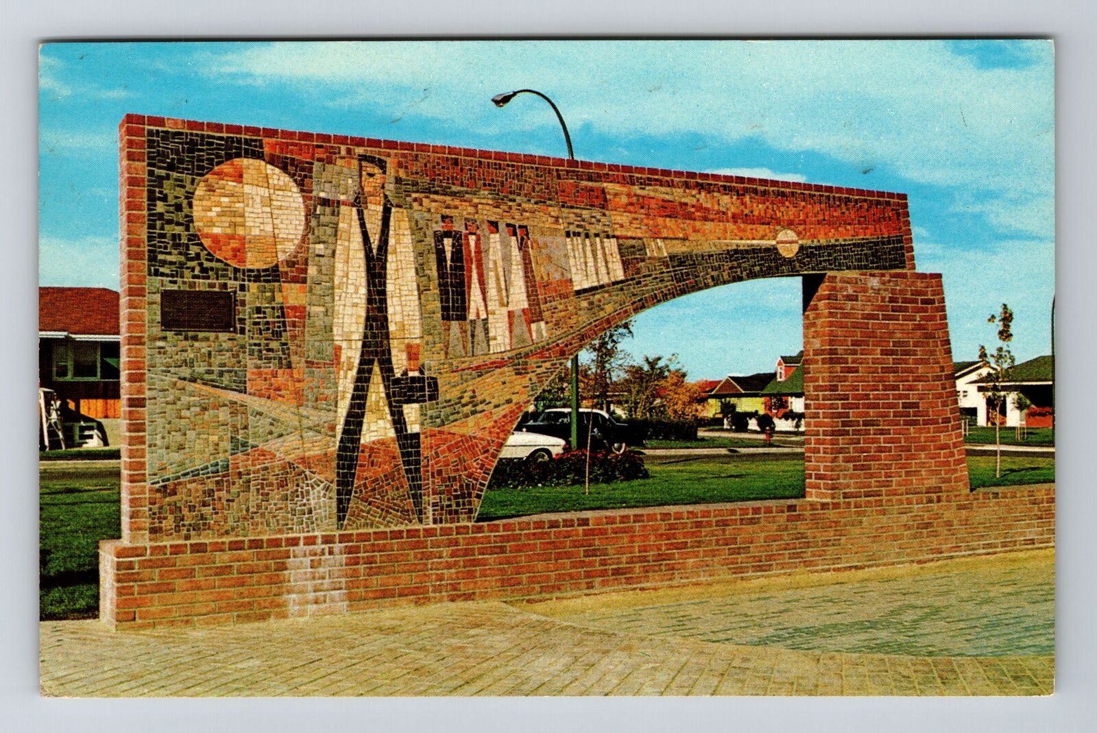 Medicine Hat AB-Alberta, Mosaic Brick Arch, c1970, Vintage Postcard